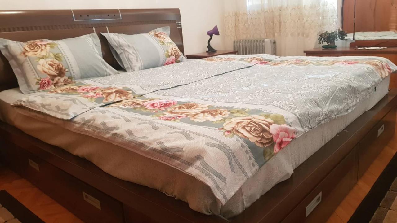 Baston Rent Appartamento Podgorica Esterno foto